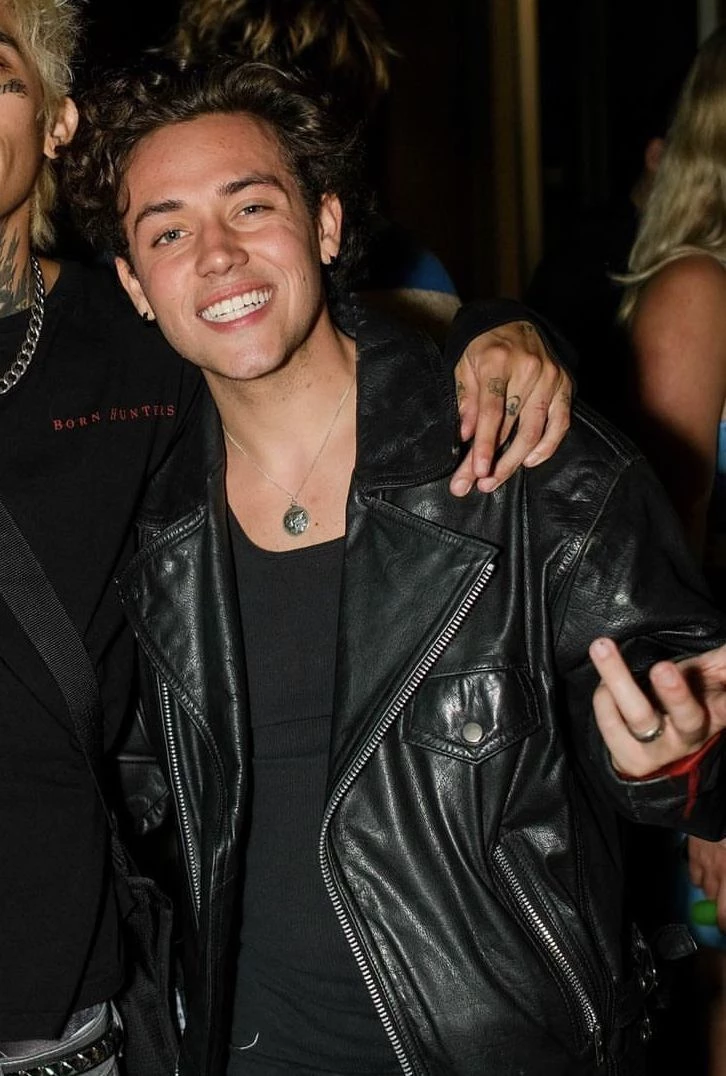 Carl Gallagher | 🤟🏼 thumbnail
