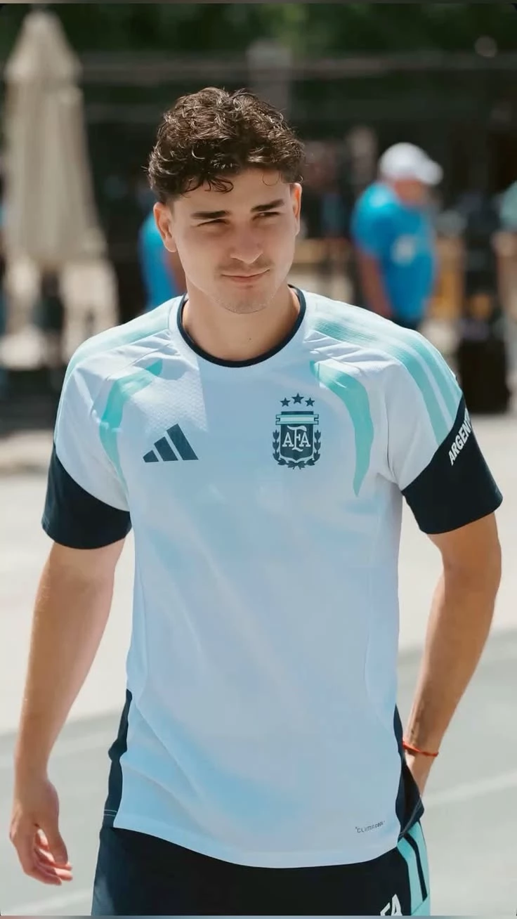 Julian Alvarez thumbnail