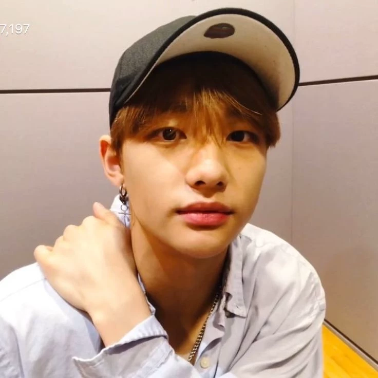 Hyunjin  thumbnail