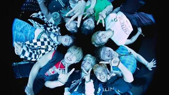 Stray kids thumbnail