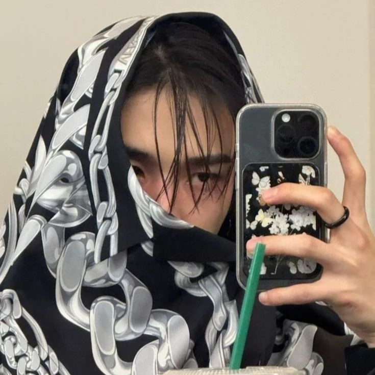 Hyunjin  thumbnail