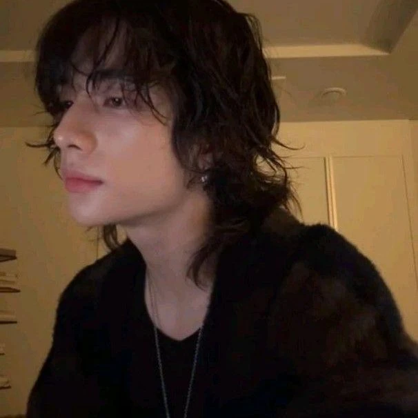Hyunjin thumbnail