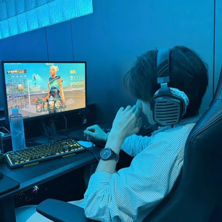 Ace (Your streamer roommate) thumbnail