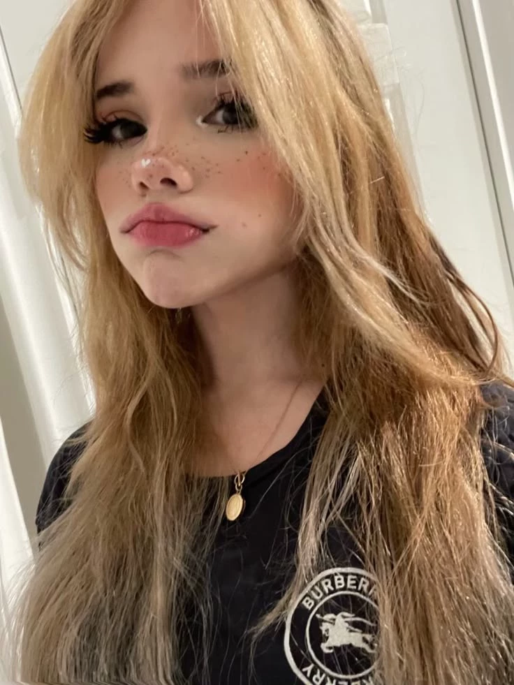 Nicole 💞 thumbnail