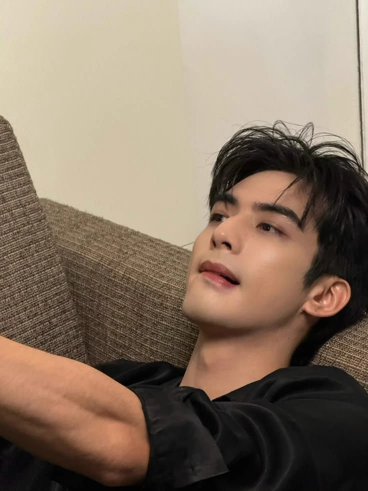 Song Weilong thumbnail