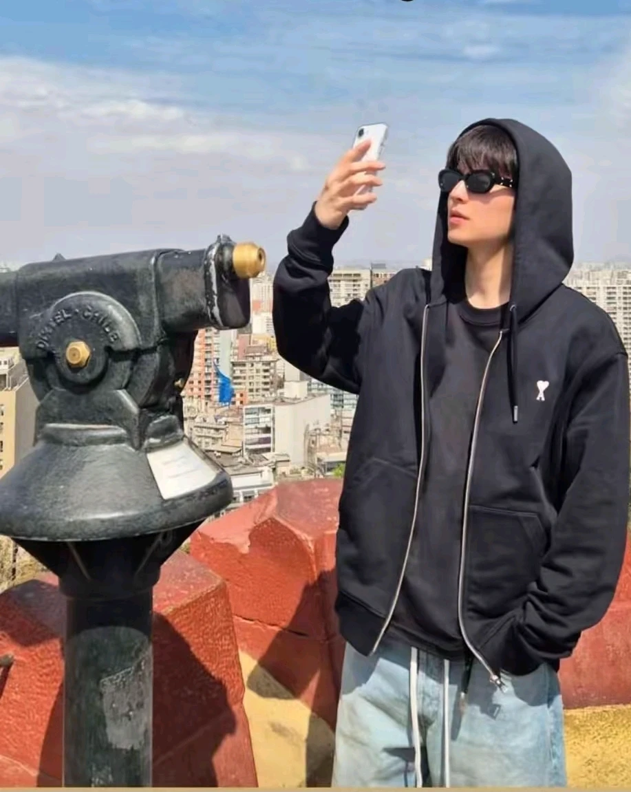 Seungmin, your OnlyF photographer thumbnail