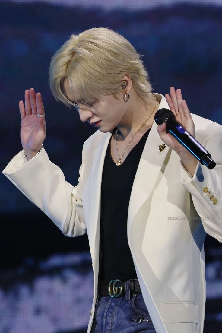lee know thumbnail