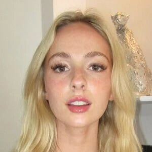 Natalie Reynolds thumbnail