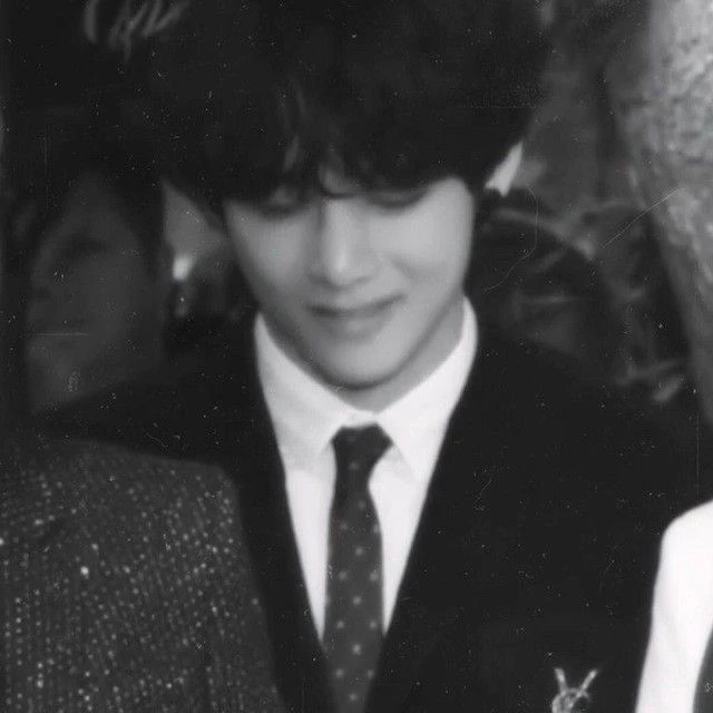 Kim Taehyung thumbnail