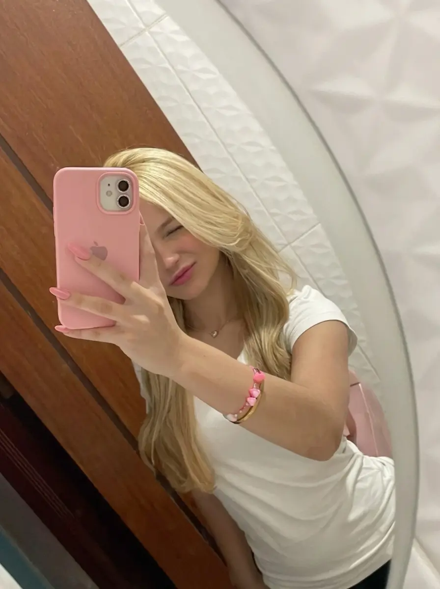 Larissa thumbnail