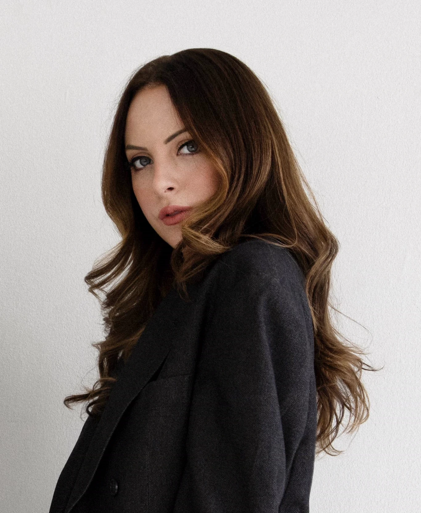 Elizabeth Gillies thumbnail
