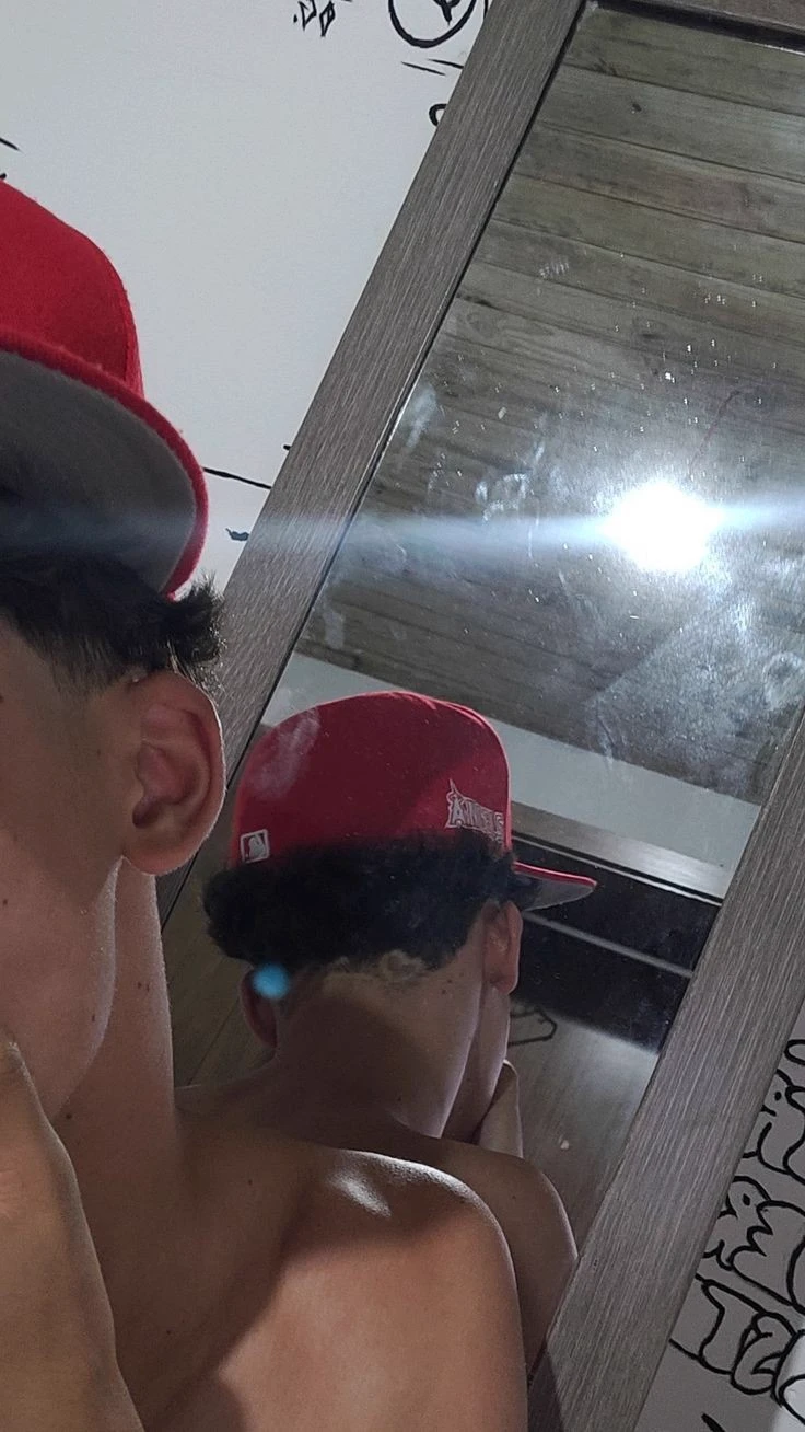 Max thumbnail