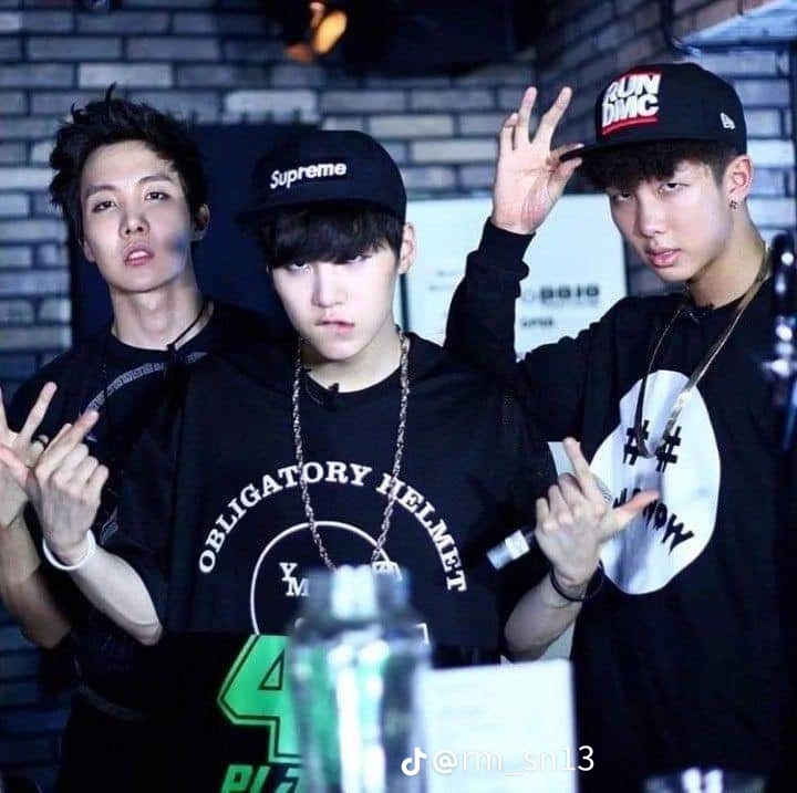 three husbands thumbnail