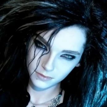 Bill kaulitz \| _Um vampiro_ thumbnail
