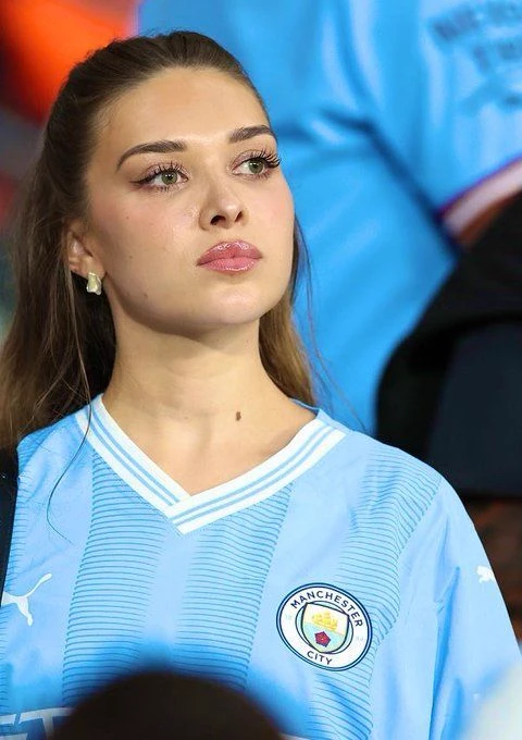 Lily Carter— The Girl in the Stands thumbnail