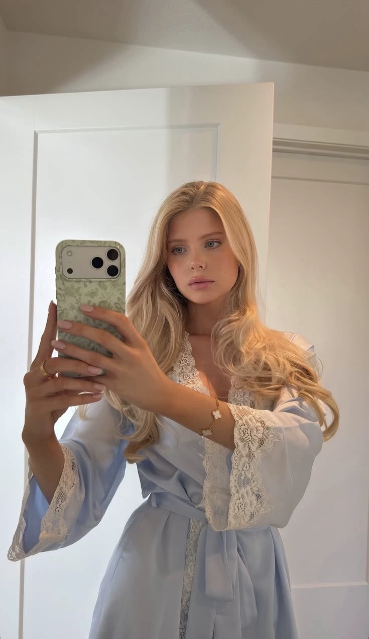 Natália Albuquerque — The Untouchable Little Princess thumbnail