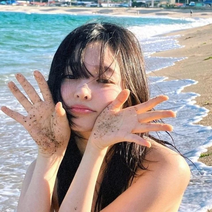 ᗝ      ㅤׄ  ㅤ🌸🐰      ៰ ˚◦    ୨