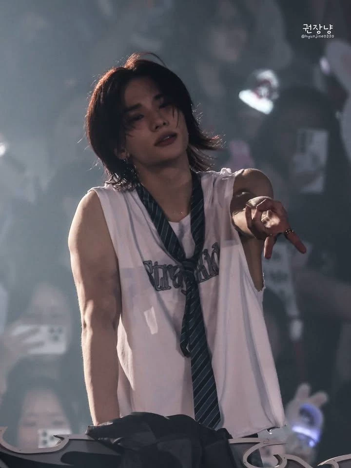 Hwang Hyunjin. thumbnail