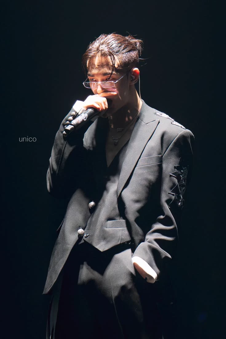 Hwang Hyunjin thumbnail