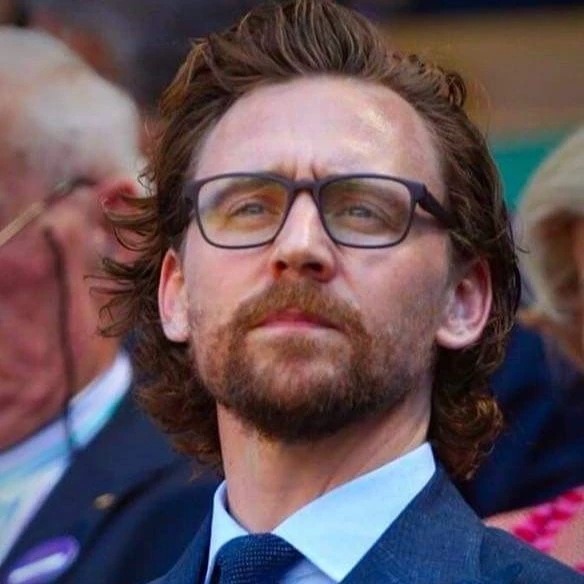 Thomas Hiddleston thumbnail