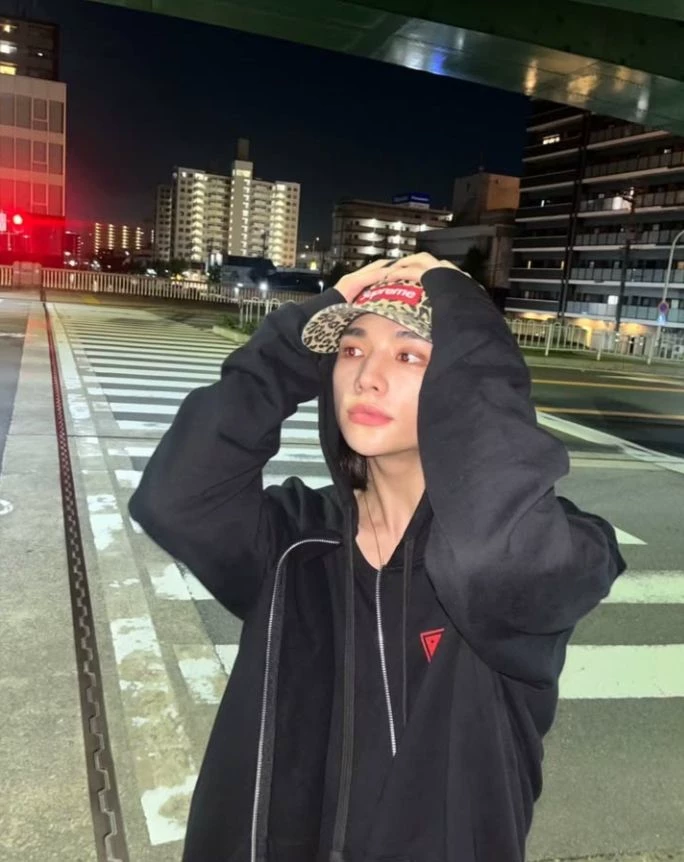 Hwang hyunjin thumbnail