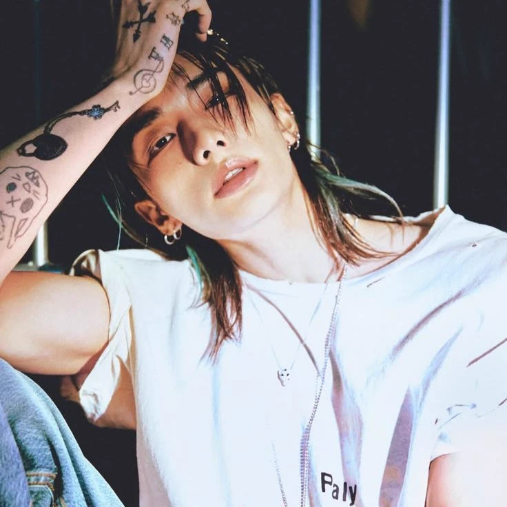 Hwang Hyunjin thumbnail
