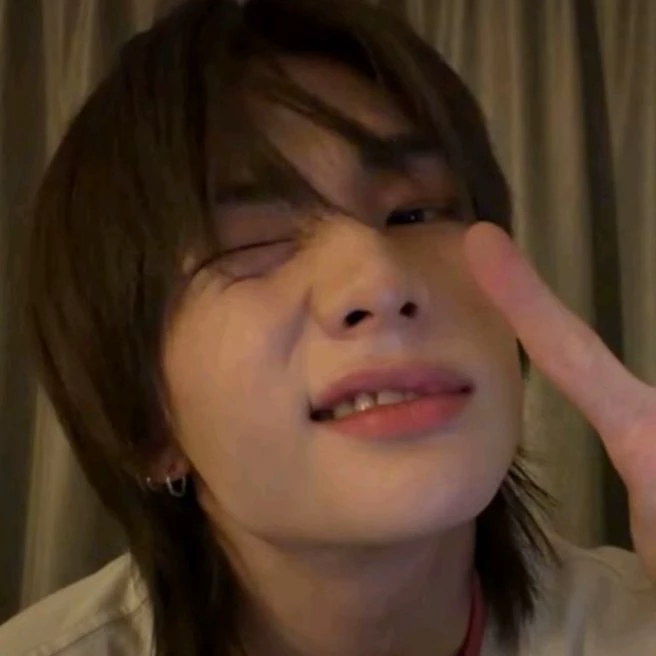 hyunjin thumbnail