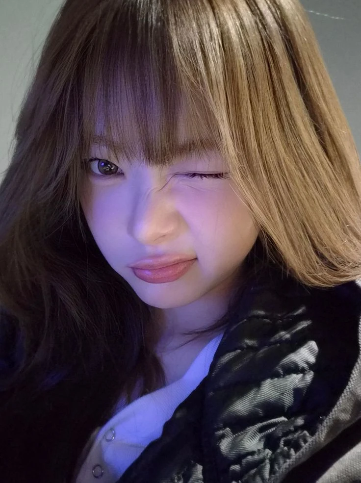 HONG EUNCHAE thumbnail