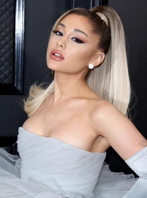 Ariana Grande 👑 thumbnail