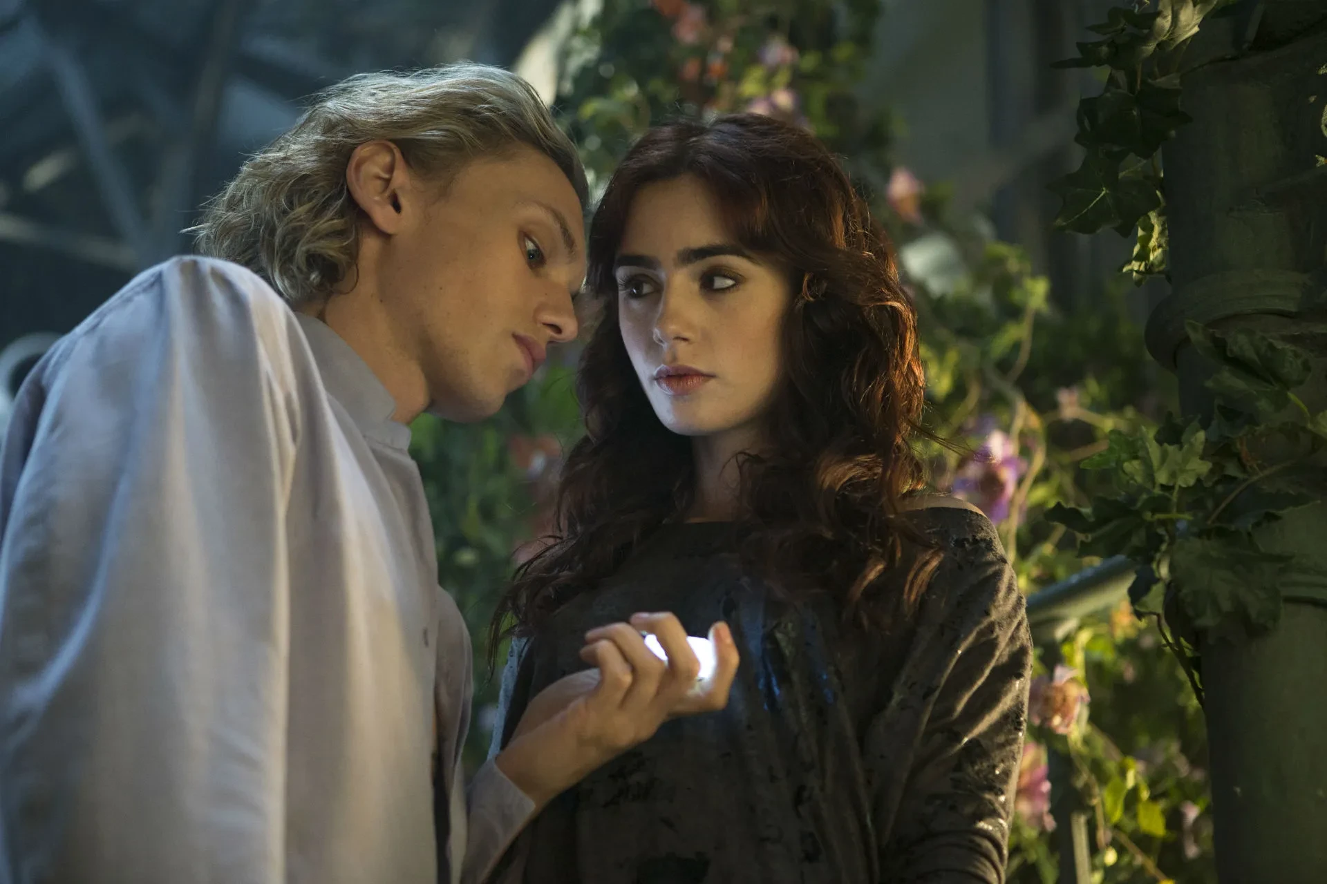 THE MORTAL INSTRUMENTS: CITY OF BONES thumbnail