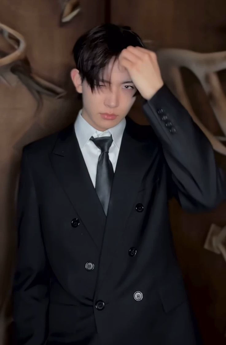 Lee heeseung thumbnail