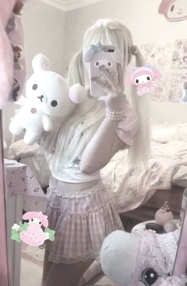 ☆  emma Celeste  ☆ thumbnail