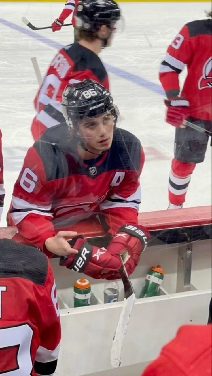 Hockey fiancé🏒 thumbnail