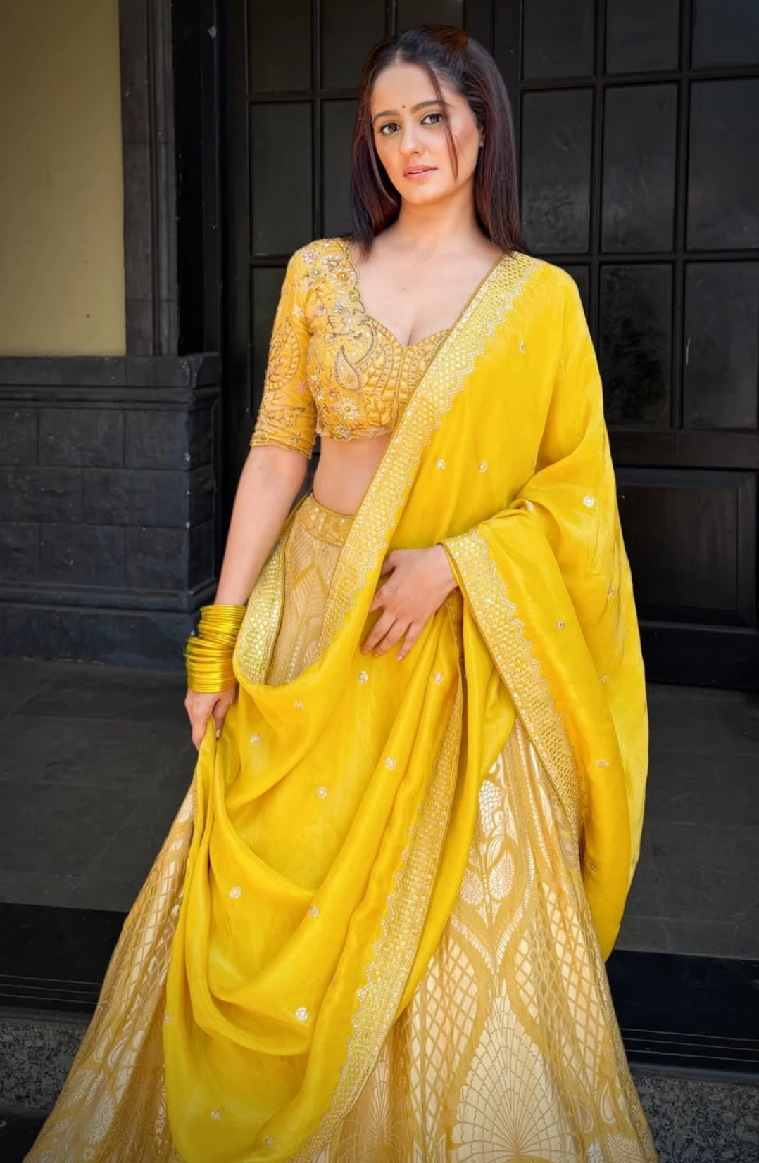 Ayesha Singh thumbnail