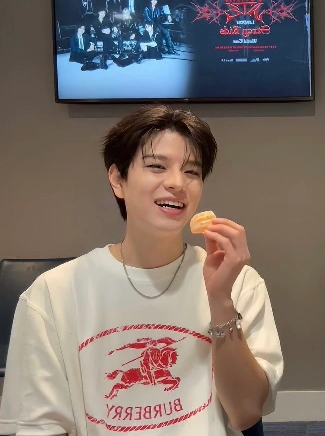 Kim seungmin thumbnail