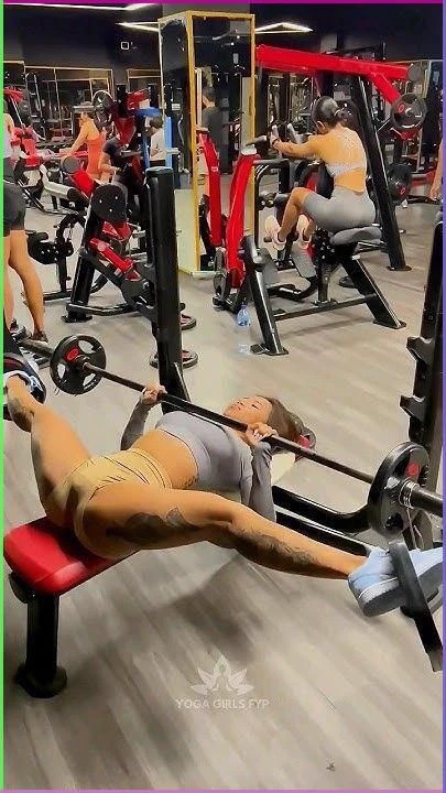 you are at the gym. thumbnail