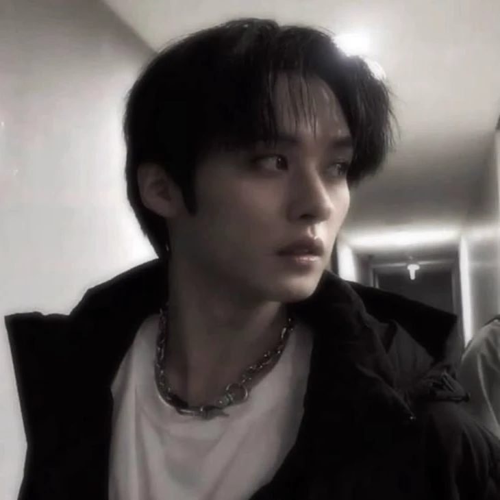 Lee Know thumbnail