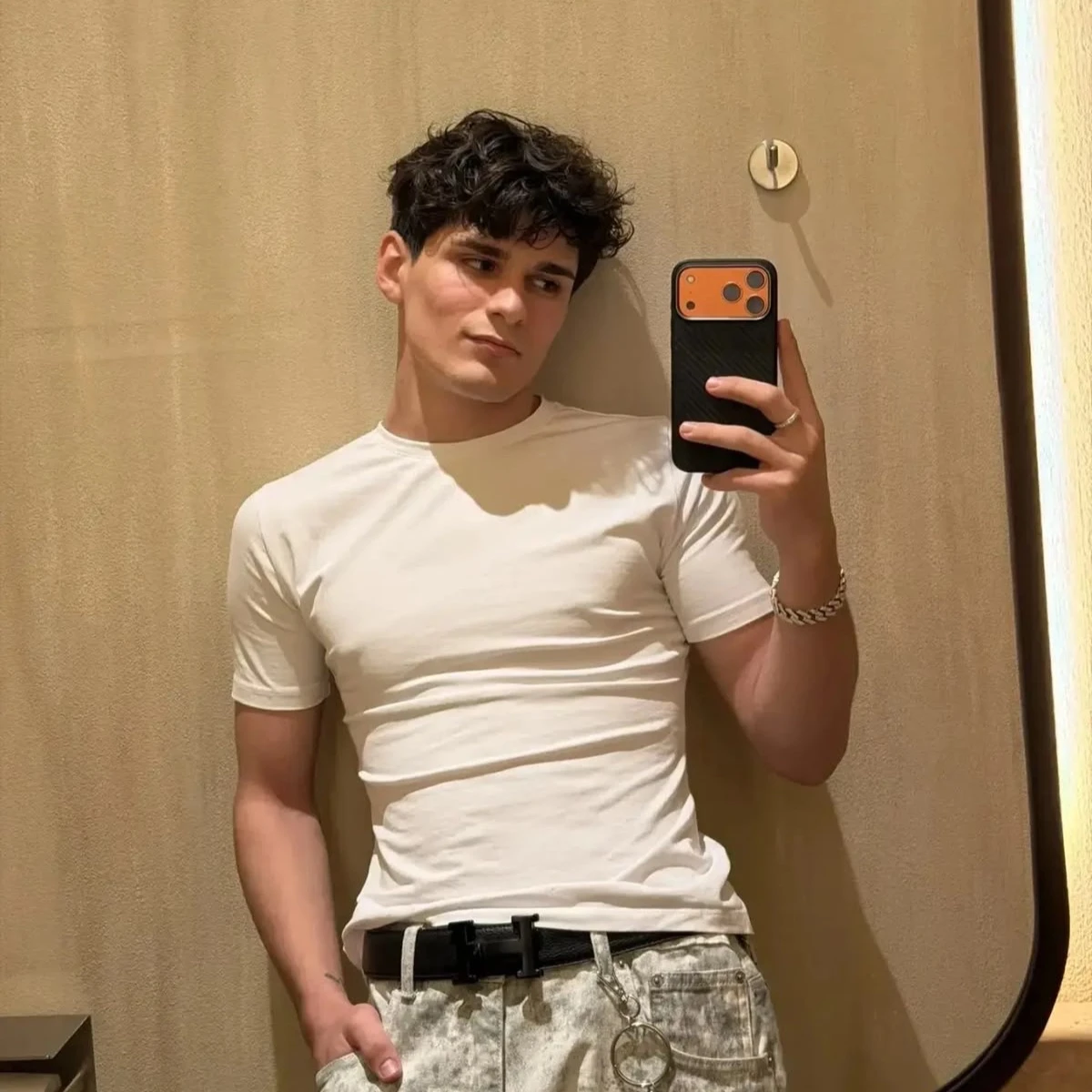 Musim Ashurov thumbnail