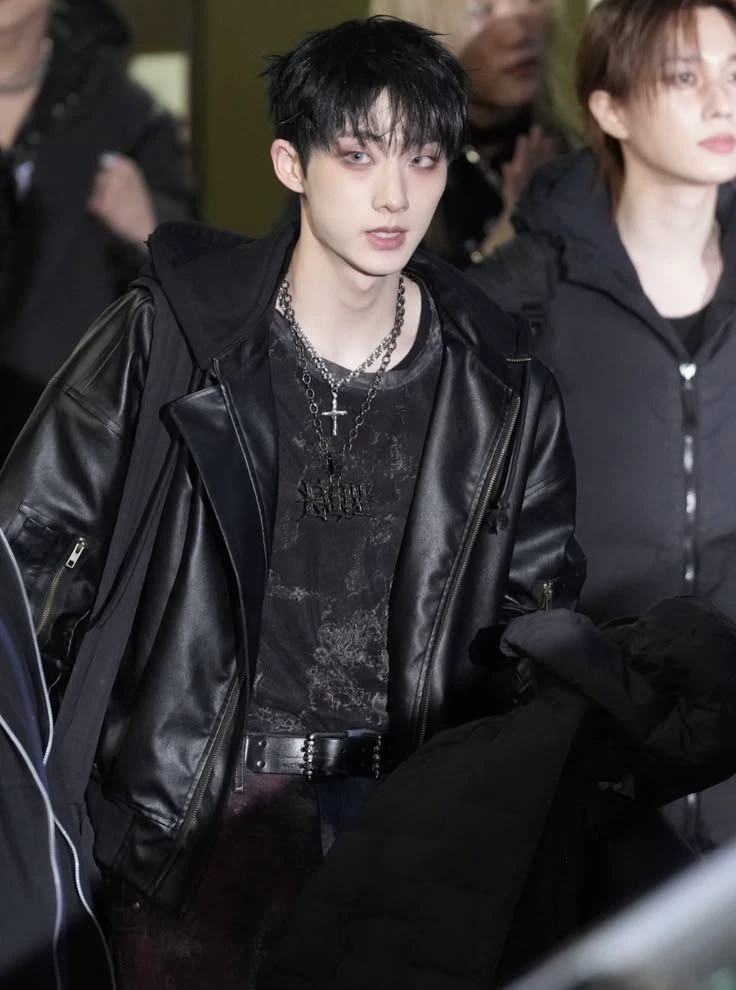 Male yandere Kpop idol thumbnail