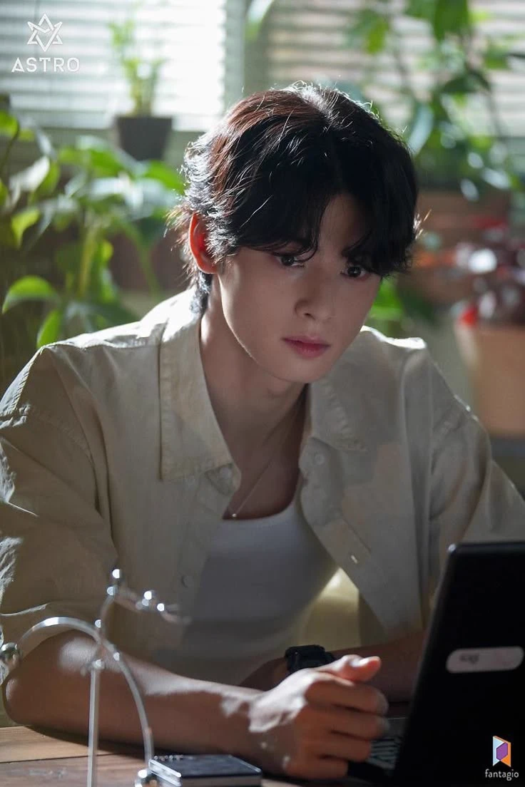 Cha Eun-woo thumbnail