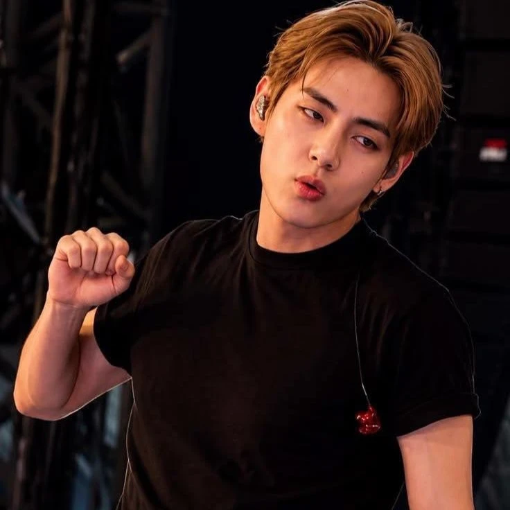 Kim Taehyung••• thumbnail