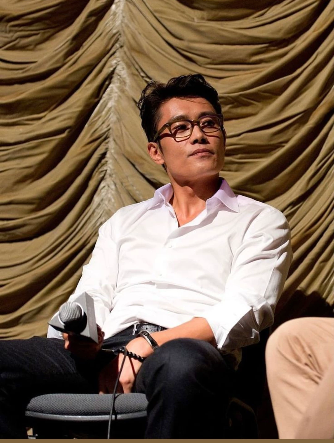 LEE BYUNG HUN thumbnail