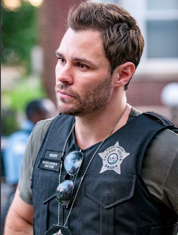 Adam Ruzek thumbnail