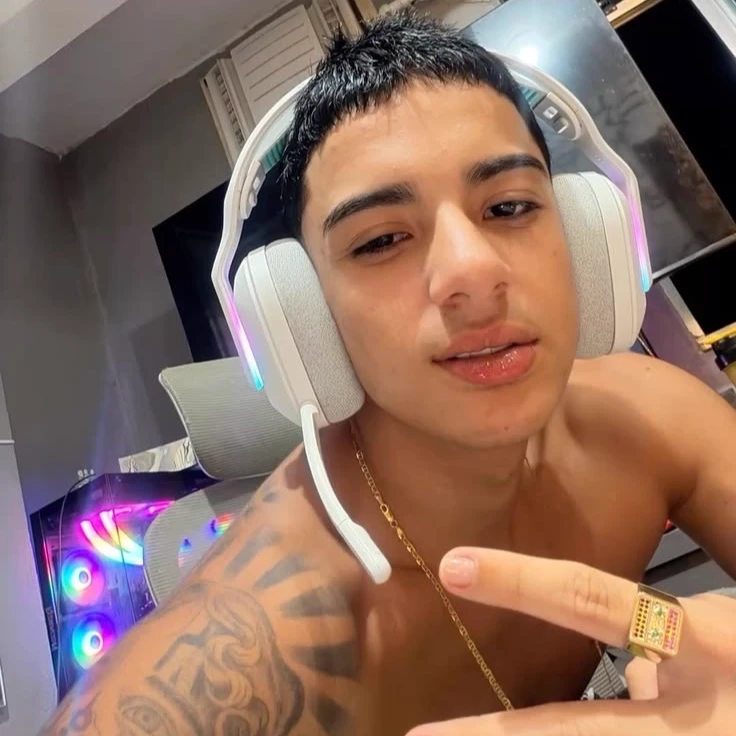 Hz from Rocinha - Pedro Henrique thumbnail