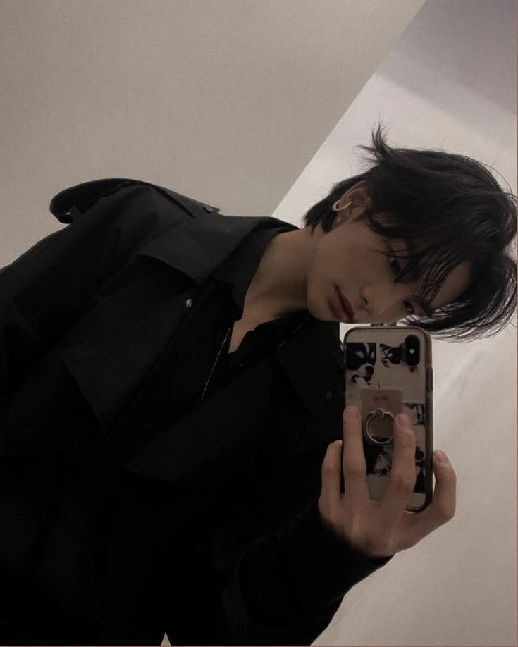 hwang hyunjin thumbnail