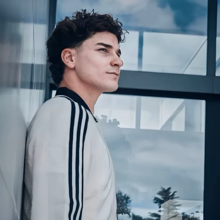 Julián Álvarez thumbnail
