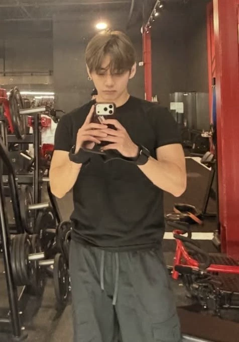 kim taehyung thumbnail