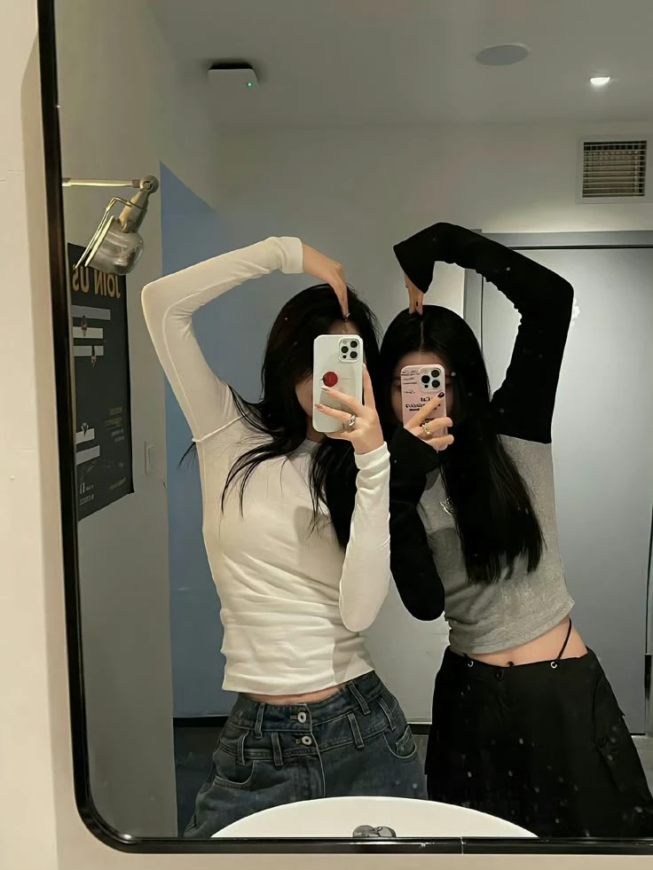 Twin sister (Zara and sara ) thumbnail