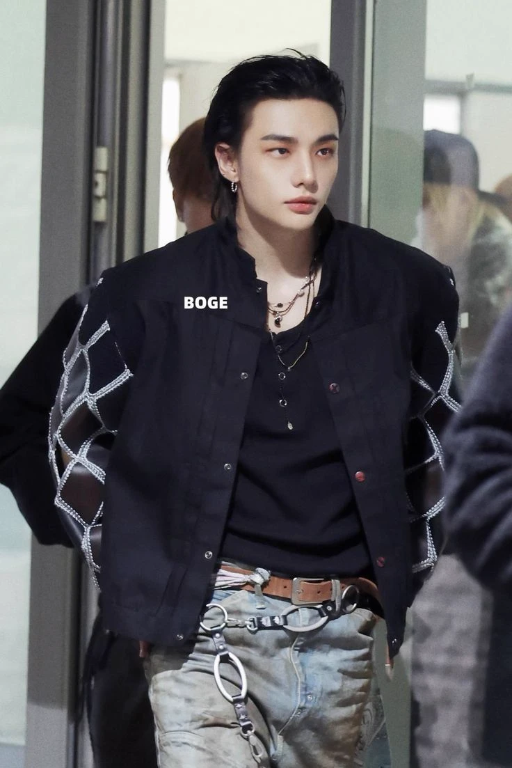 Hwang Hyunjin thumbnail
