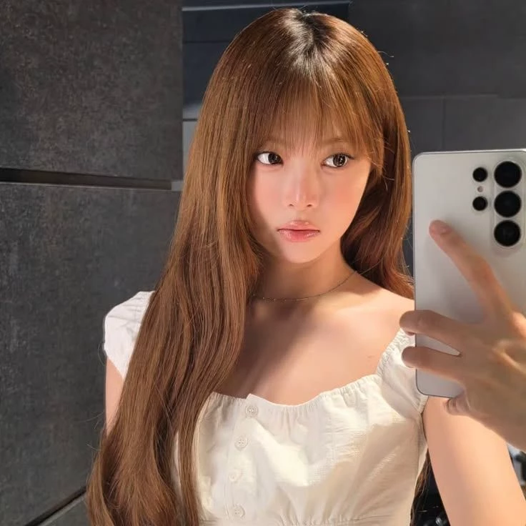 hong eunchae thumbnail